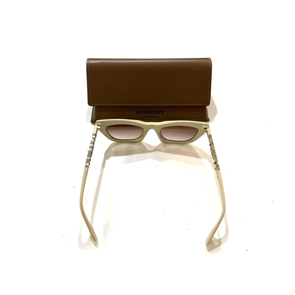 Burberry Cat Eye Sunglasses 51mm Beige Brown Gradient Logo‎ Italy NEW